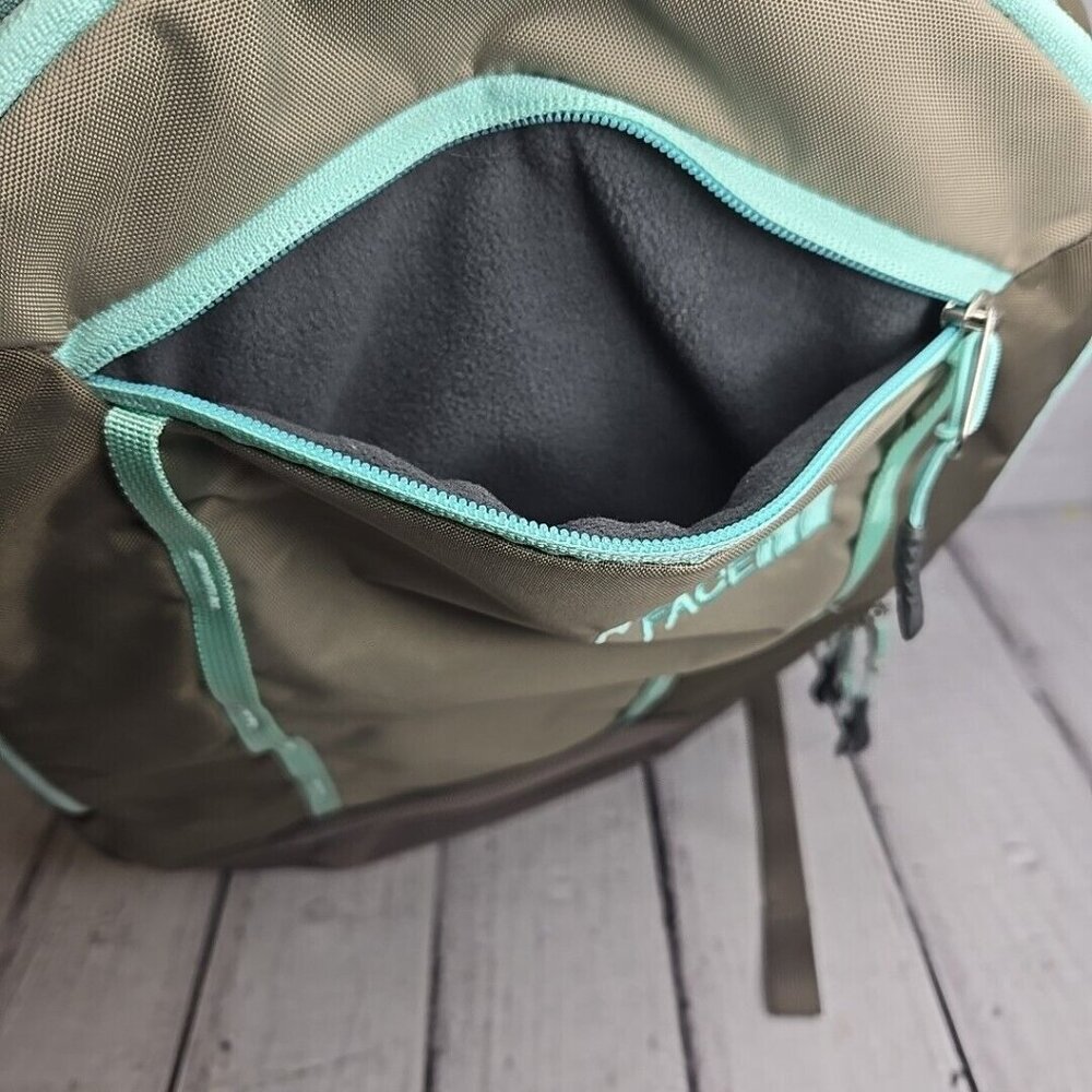 North Face Women's Adjustable Strap Flexvent Microbyte Backpack - Picture 6 of 10